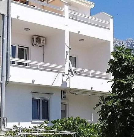 Apartmani Jukanovic Башка-Вода Экстерьер фото
