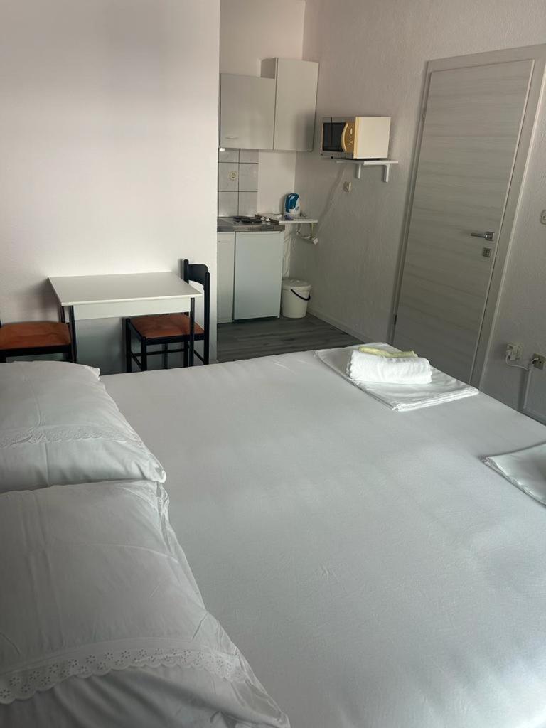 Apartmani Jukanovic Башка-Вода Экстерьер фото